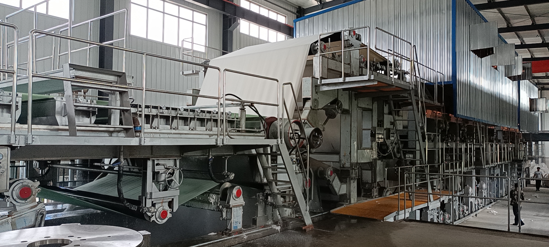 2021年5月，河北金石2640/350拷貝紙機(jī)順利出紙
