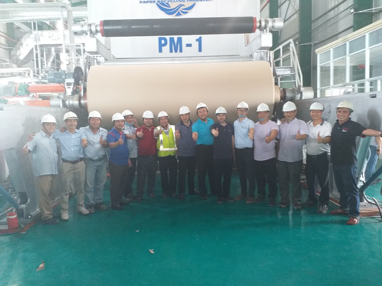 2020年12月，越南魁源紙業(yè)4000/550箱板紙順利開機(jī)出紙